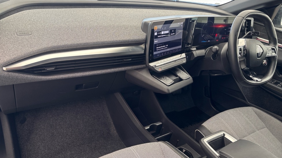 RENAULT MEGANE E-TECH Image 10
