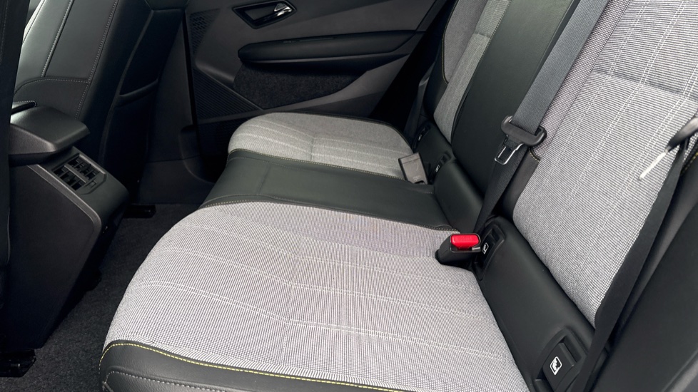 RENAULT MEGANE E-TECH Image 14