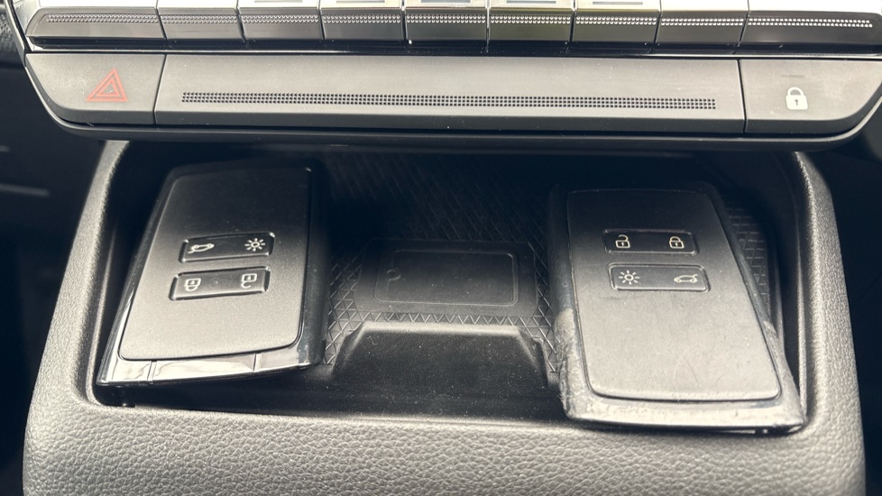 RENAULT MEGANE E-TECH two keys