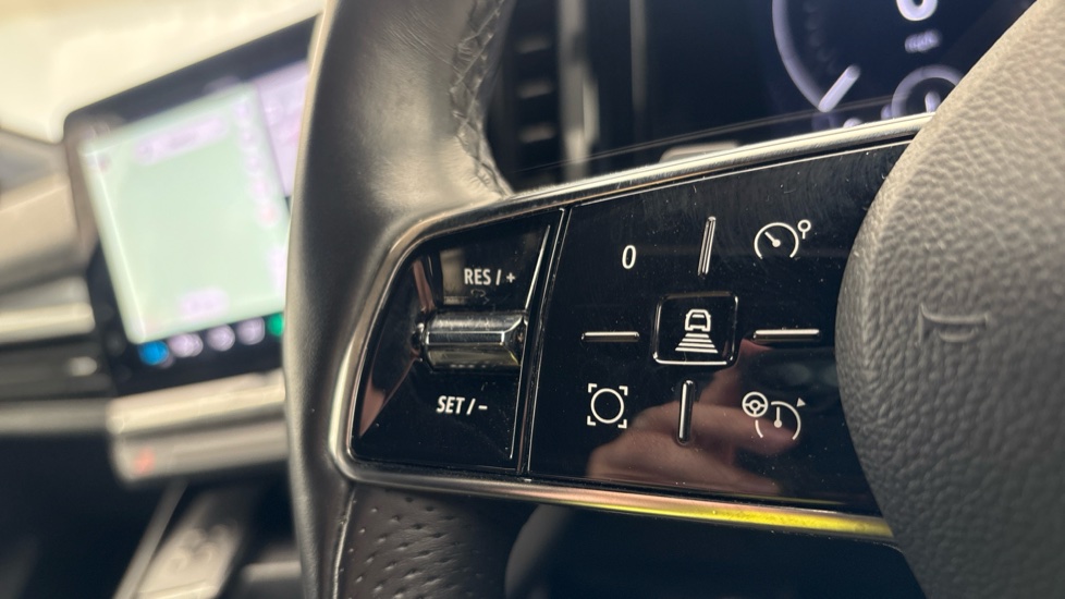 RENAULT MEGANE E-TECH cruise control