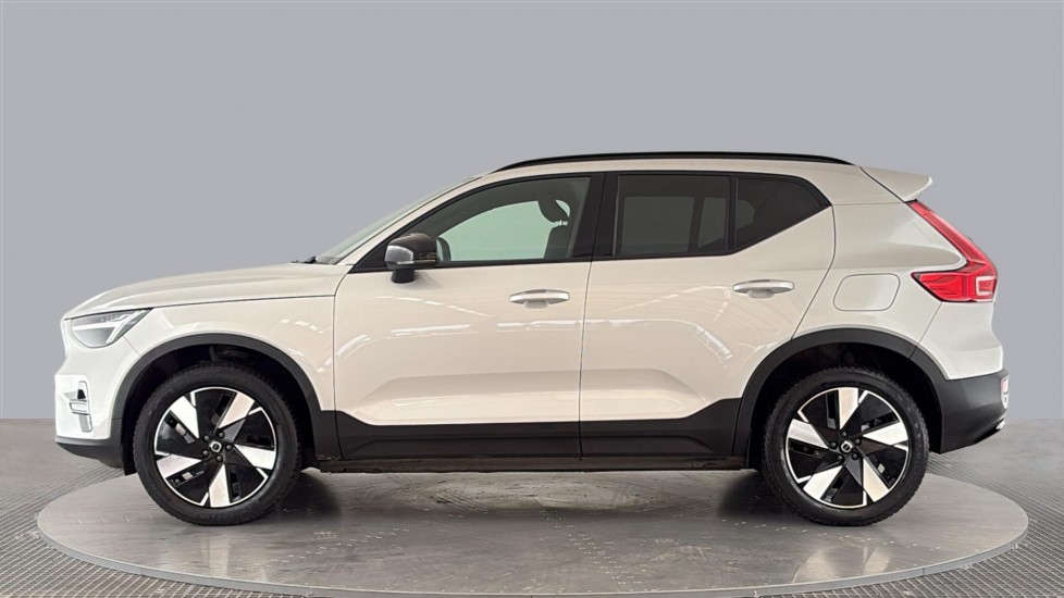 VOLVO XC40 Image 2
