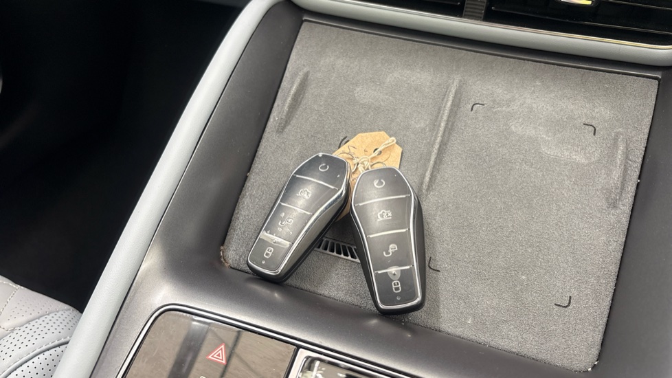 BYD SEALION 7 2 keys available