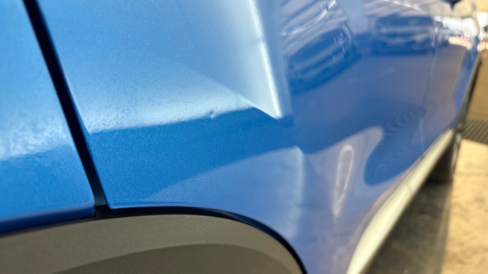 MG ZS Dent