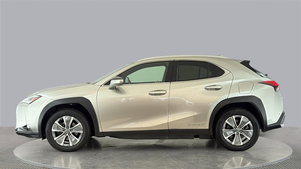 LEXUS UX Image 2