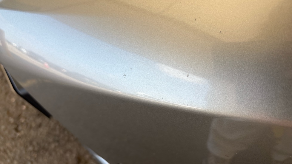 LEXUS UX chips