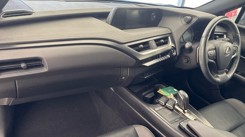 LEXUS UX Image 10