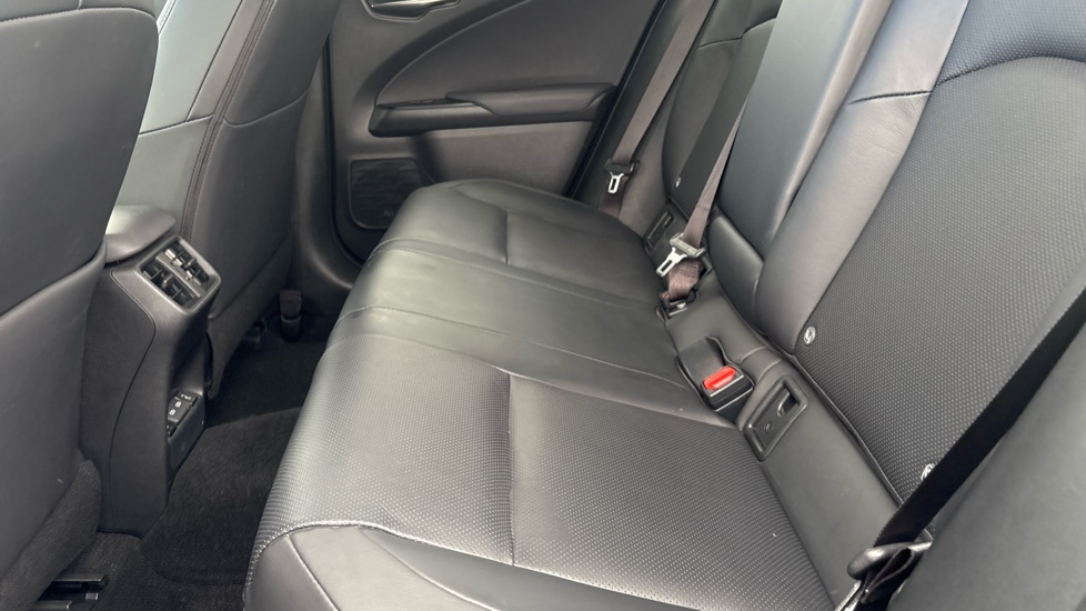 LEXUS UX Image 14