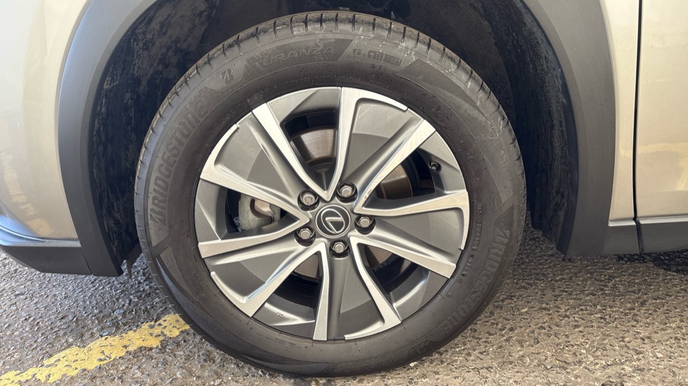 LEXUS UX Image 17