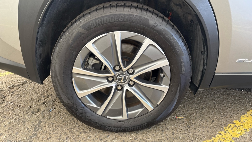 LEXUS UX Image 19