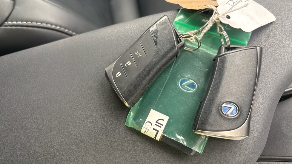 LEXUS UX three keys