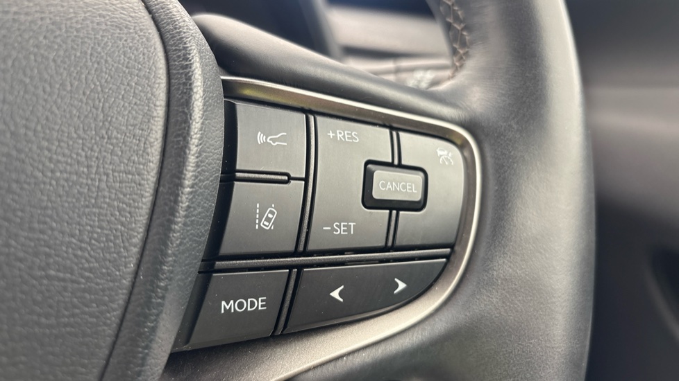LEXUS UX cruise control