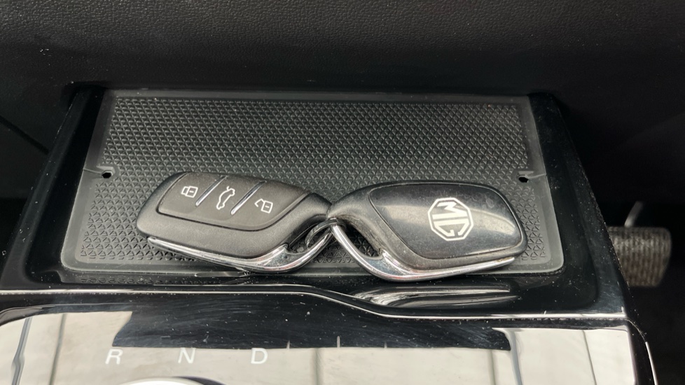 MG MG4 2 keys available