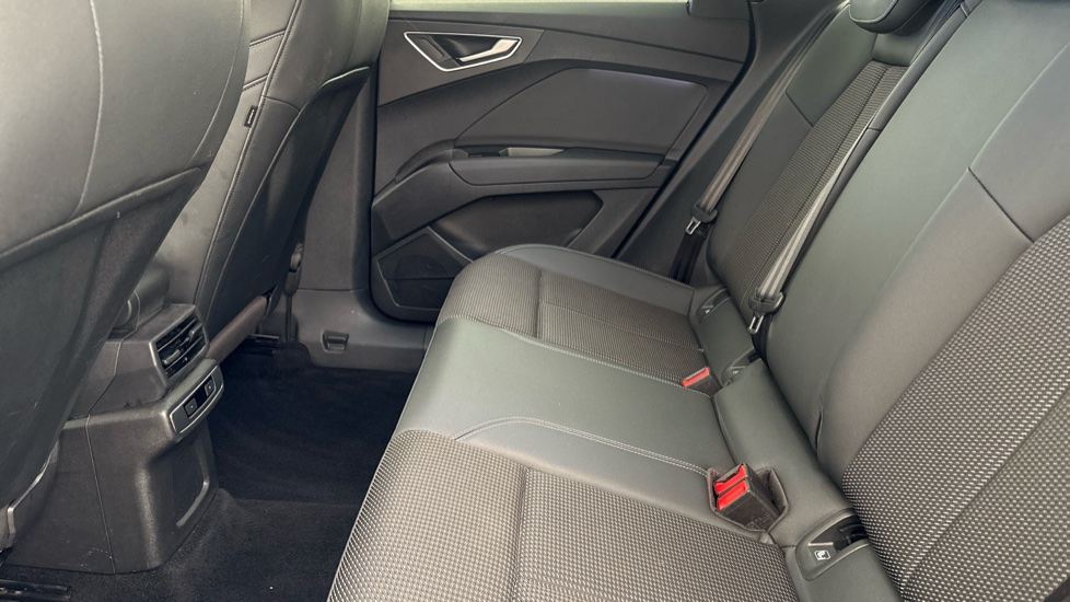 AUDI Q4 E-TRON ESTATE 150kW 40 82kWh S Line 5dr Auto