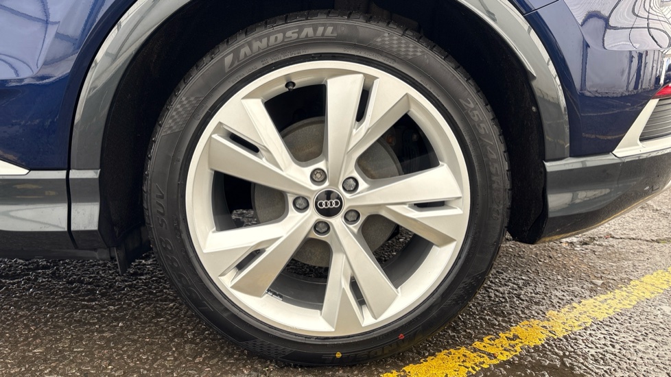 AUDI Q4 E-TRON ESTATE 150kW 40 82kWh S Line 5dr Auto