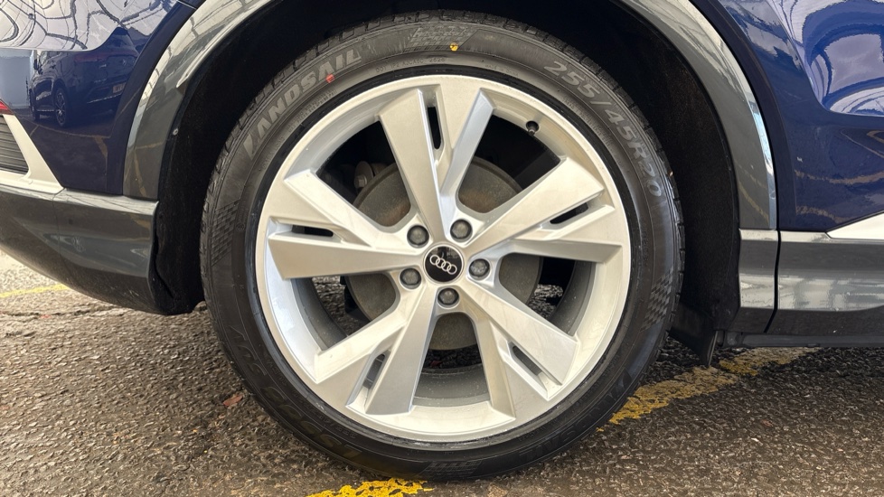 AUDI Q4 E-TRON ESTATE 150kW 40 82kWh S Line 5dr Auto