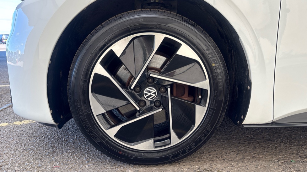 VOLKSWAGEN ID.3 HATCHBACK 110kW Life Pure Perform 45kWh 5dr Auto [110kW Ch]