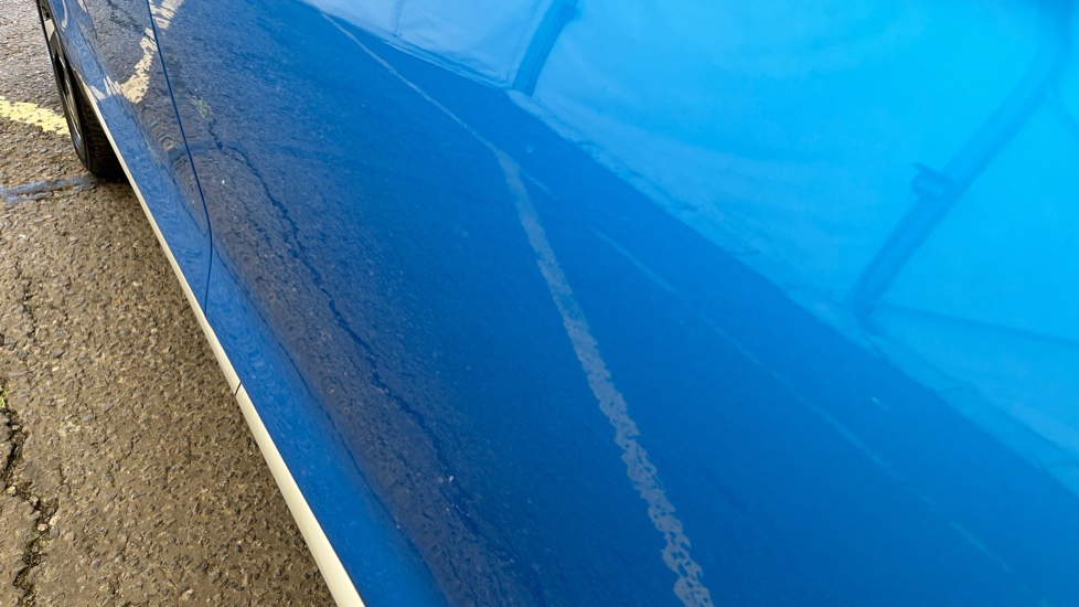 MG ZS chips and dents