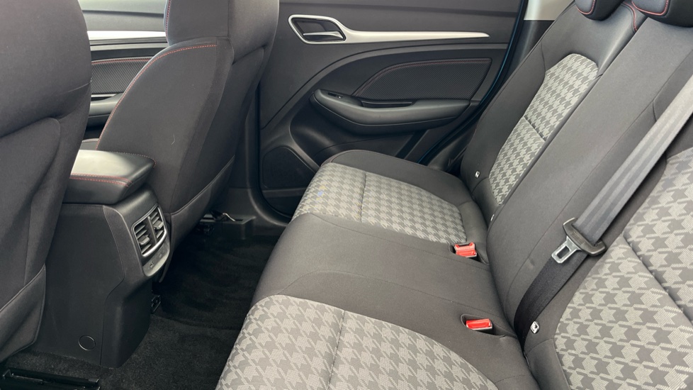 MG ZS Image 14