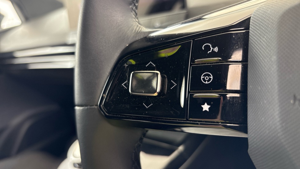 MG MG4 cruise control