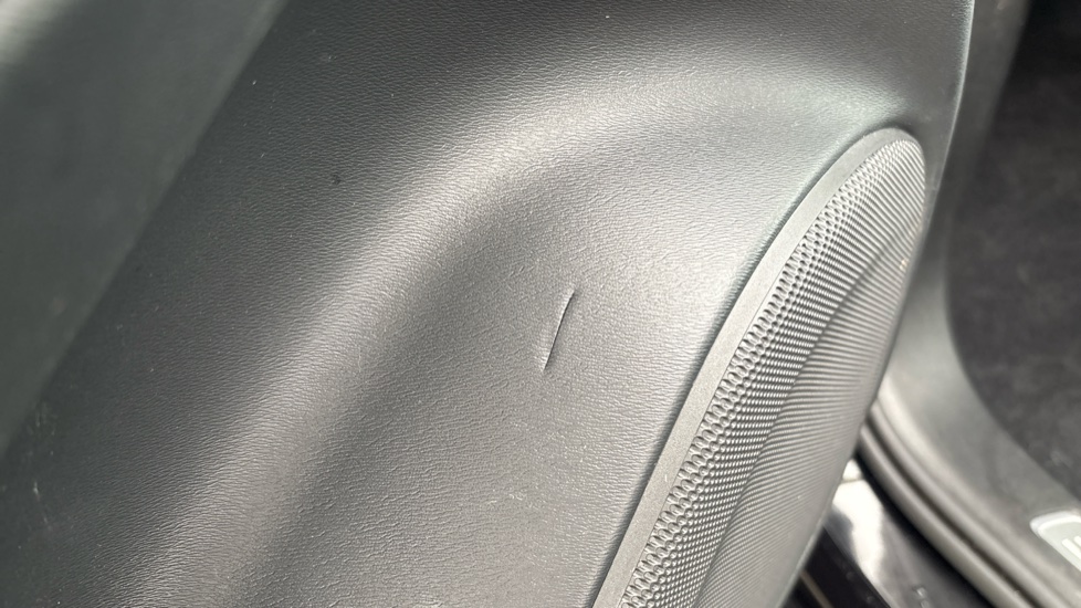 VOLVO XC90 Scratch