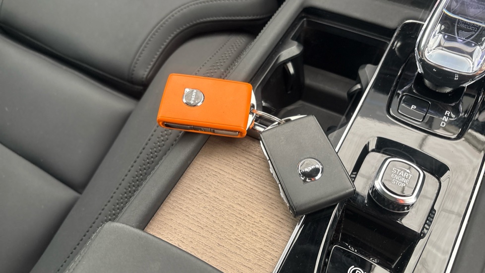 VOLVO XC90 2 keys available