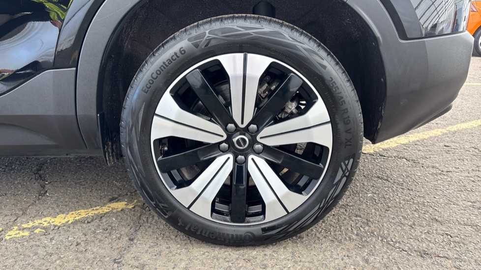 VOLVO C40 Image 18