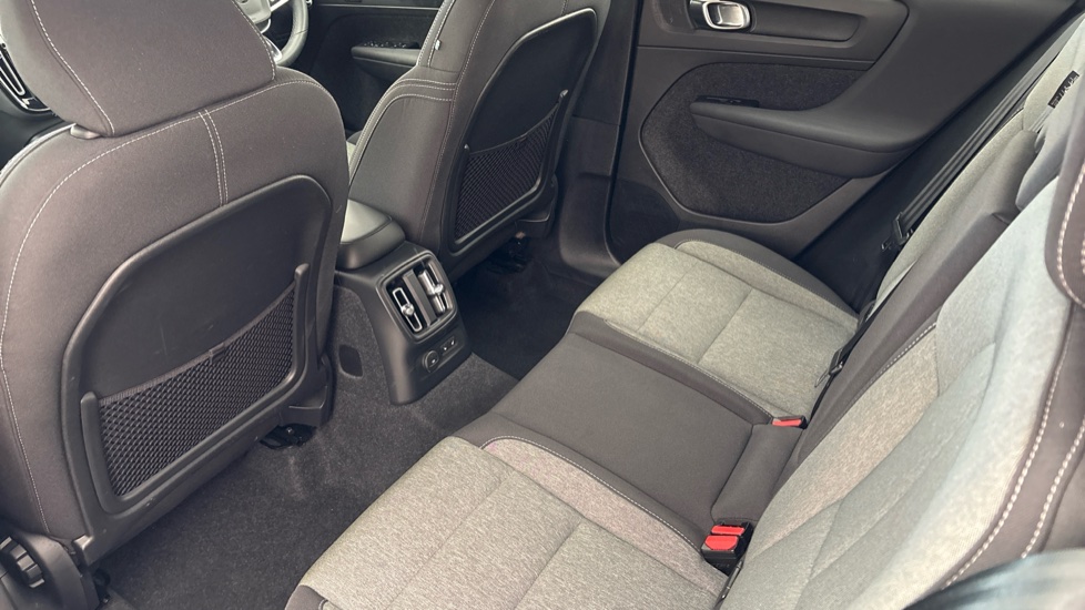 VOLVO XC40 ESTATE 1.5 T4 Recharge PHEV Plus Dark 5dr Auto