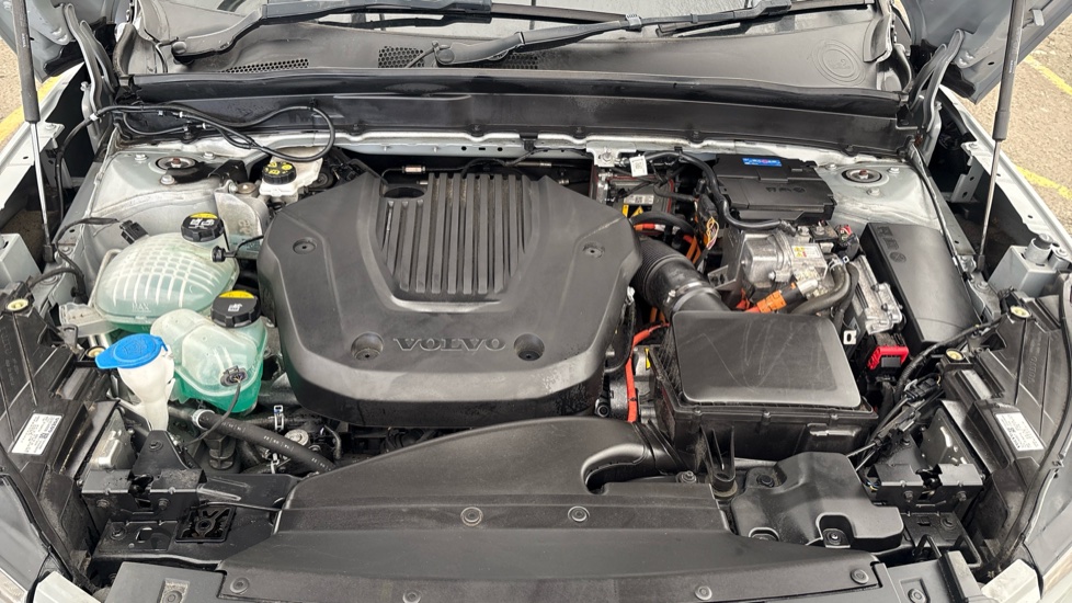 VOLVO XC40 ESTATE 1.5 T4 Recharge PHEV Plus Dark 5dr Auto