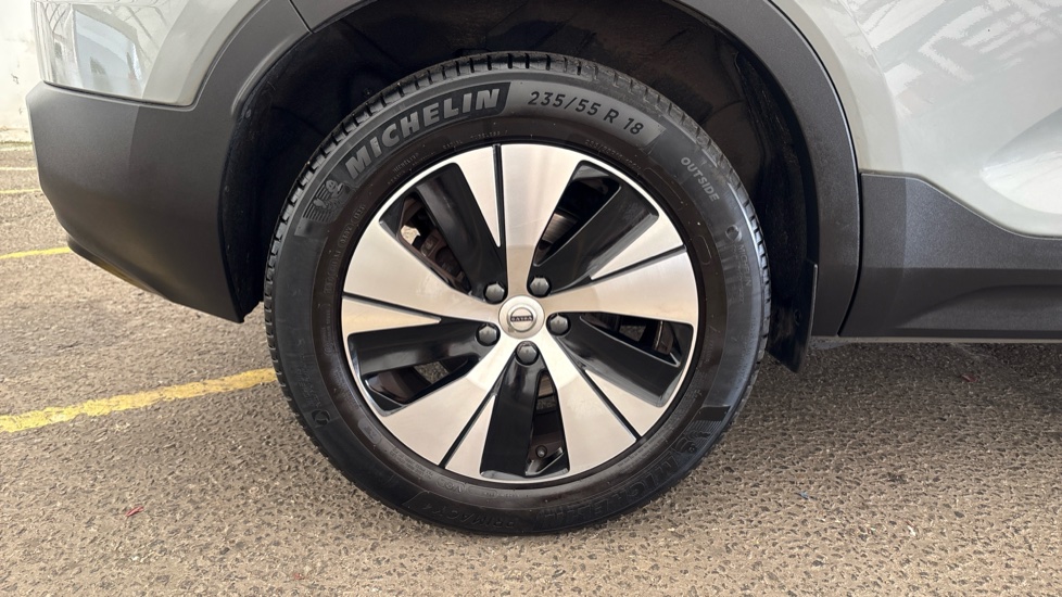VOLVO XC40 ESTATE 1.5 T4 Recharge PHEV Plus Dark 5dr Auto