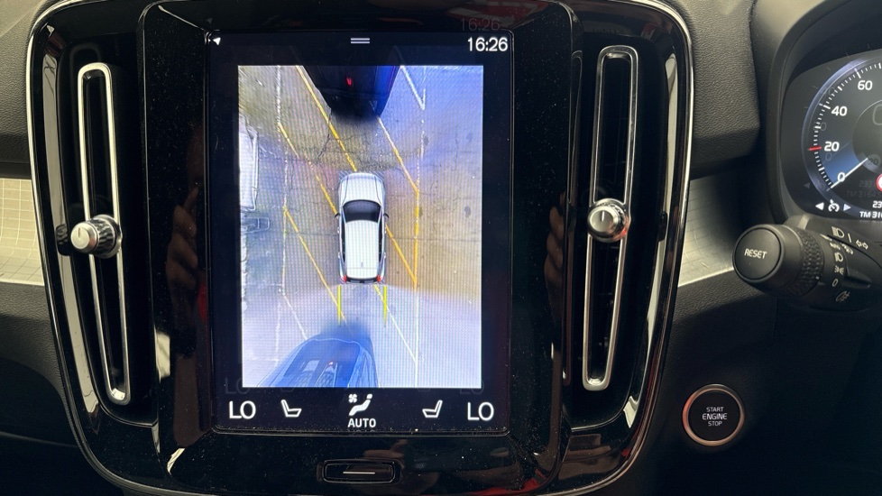 VOLVO XC40 ESTATE 1.5 T4 Recharge PHEV Plus Dark 5dr Auto