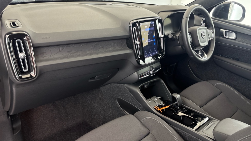 VOLVO XC40 Image 10