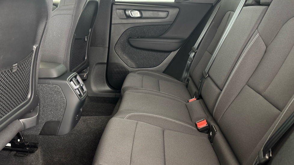 VOLVO XC40 Image 14