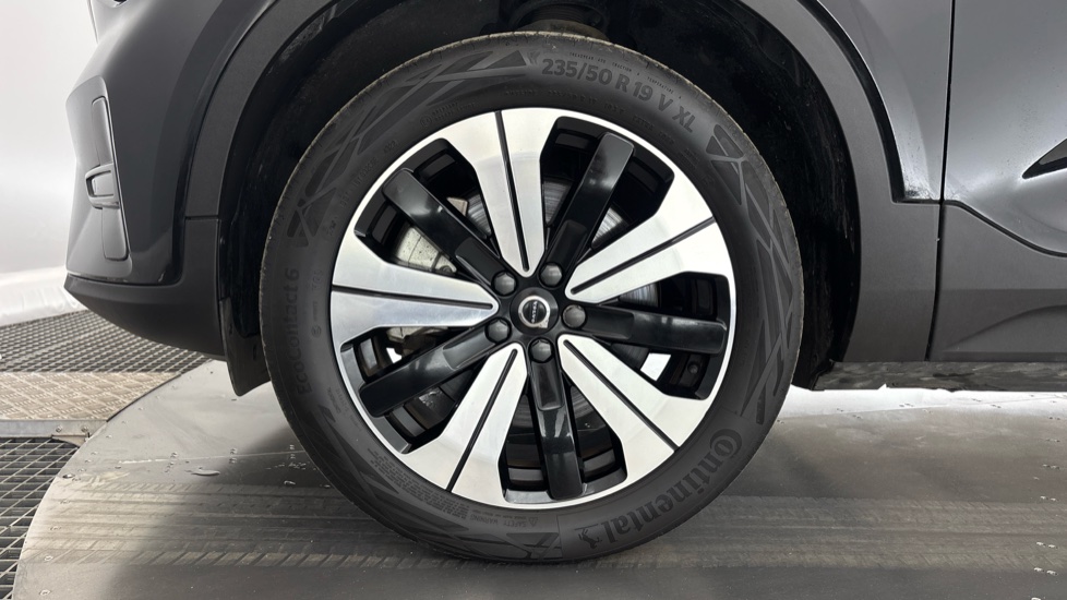VOLVO XC40 Image 17