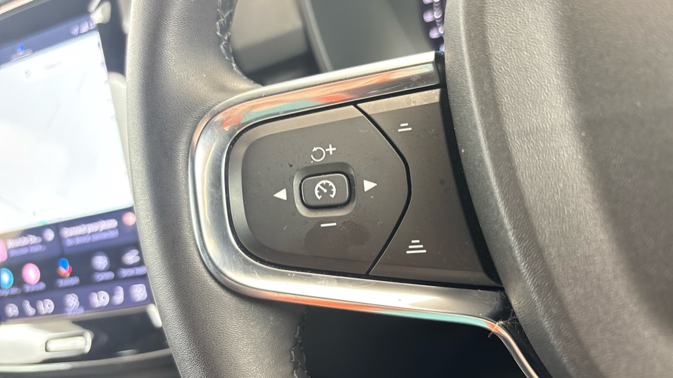 VOLVO XC40 Cruise control