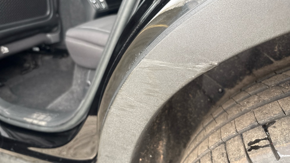 VOLVO XC40 Scuff and dent