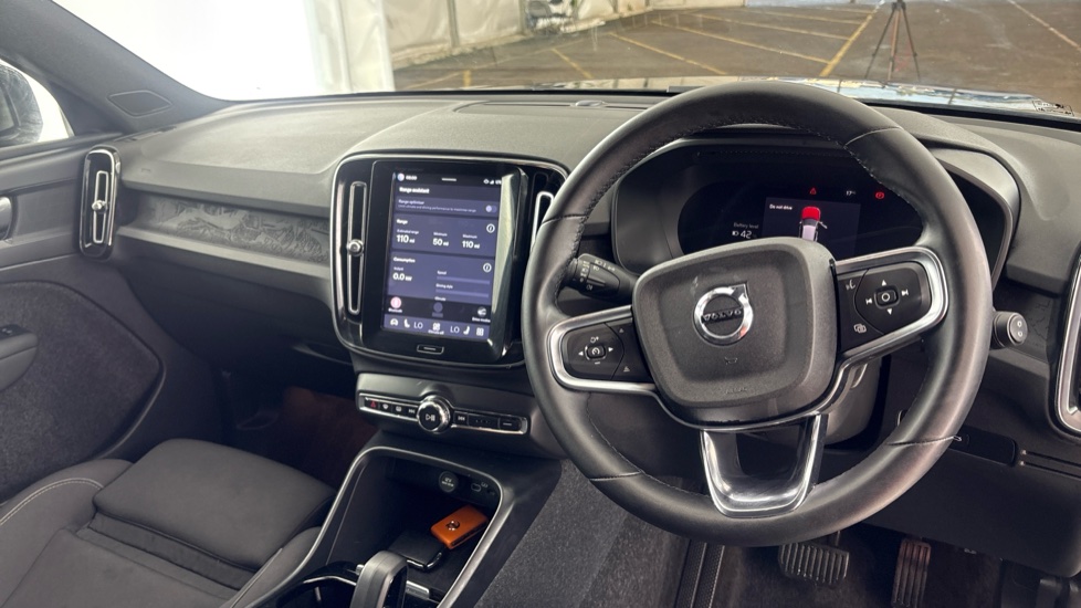 VOLVO XC40 ELECTRIC ESTATE 170kW Recharge Core 69kWh 5dr Auto