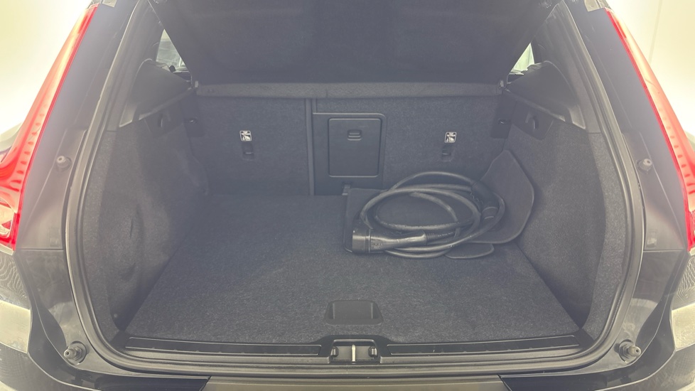 VOLVO XC40 ELECTRIC ESTATE 170kW Recharge Core 69kWh 5dr Auto