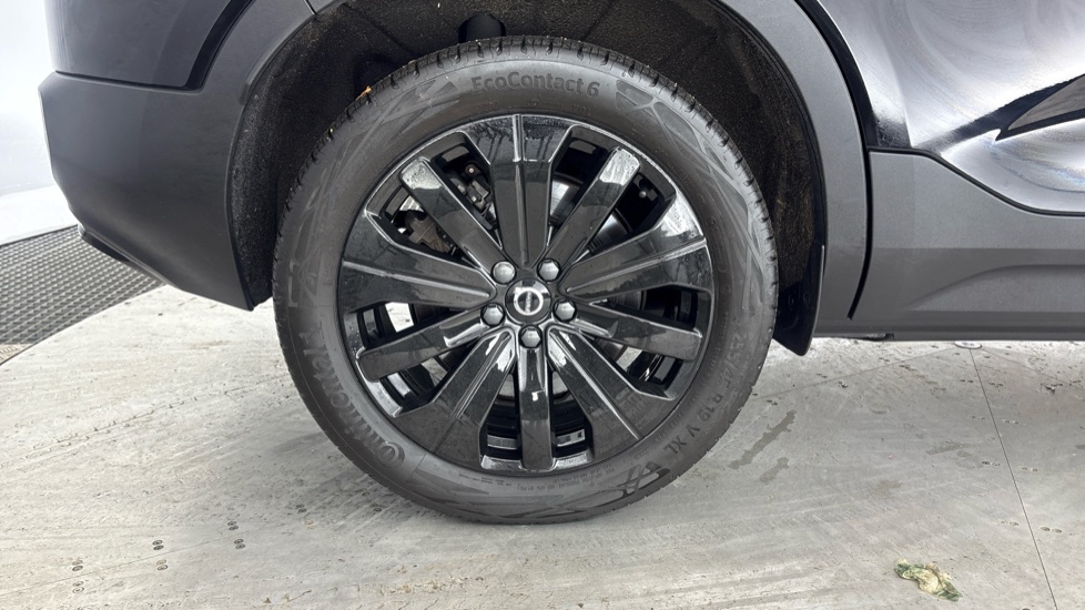 VOLVO XC40 ELECTRIC ESTATE 170kW Recharge Core 69kWh 5dr Auto