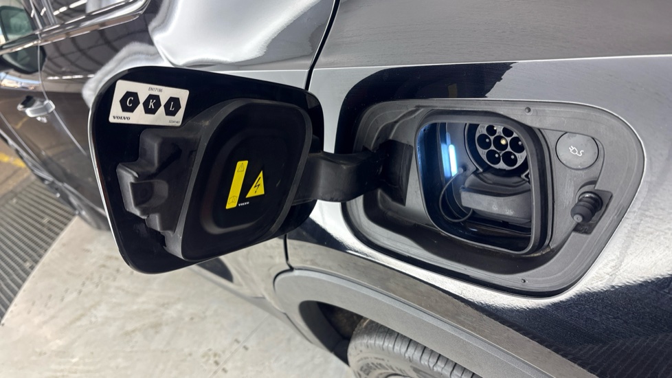 VOLVO XC40 ELECTRIC ESTATE 170kW Recharge Core 69kWh 5dr Auto
