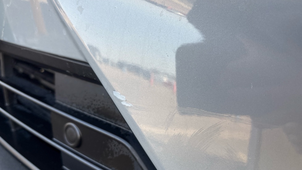 VOLVO C40 Scuff