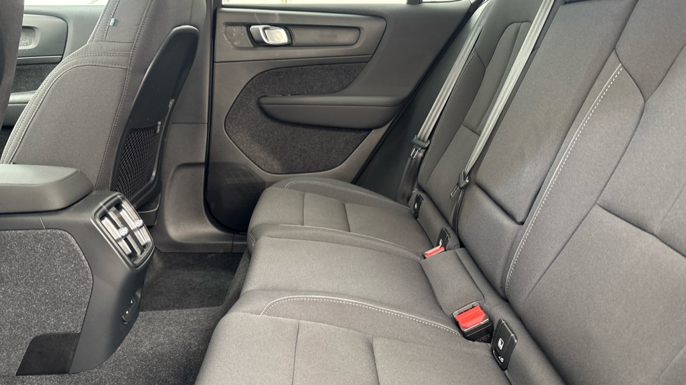 VOLVO C40 Image 14