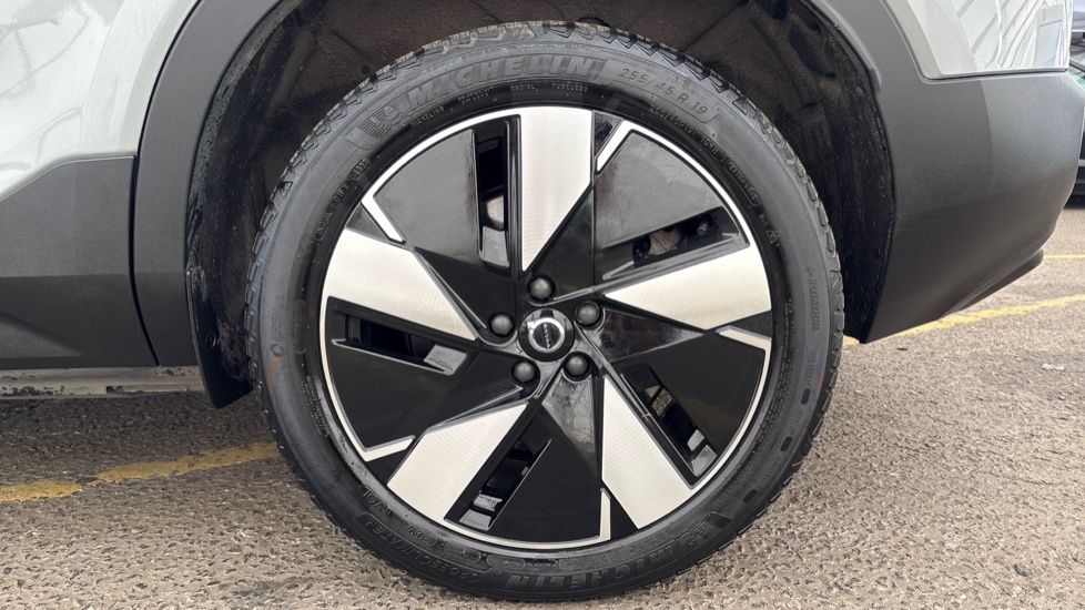 VOLVO C40 Image 18