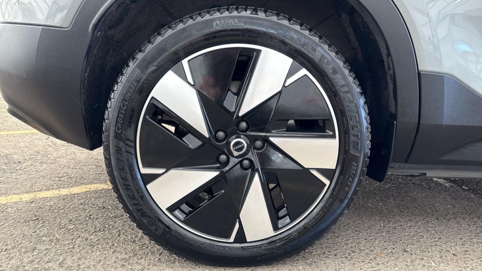 VOLVO C40 Image 19