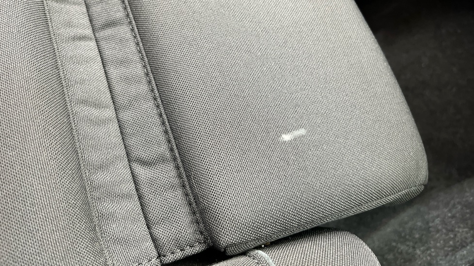VOLVO C40 stain