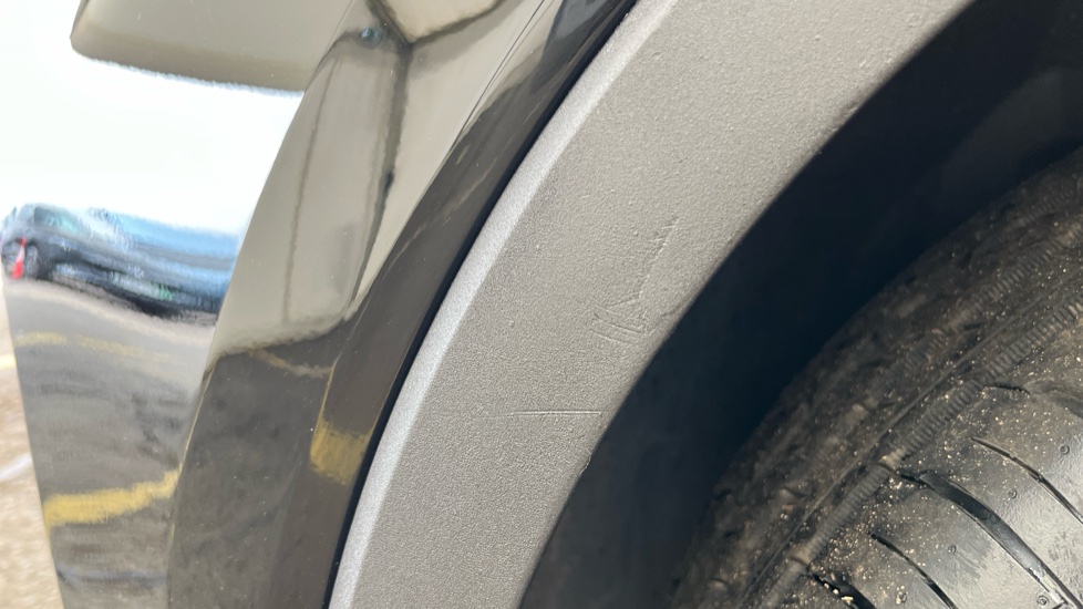 VOLVO C40 Scuff