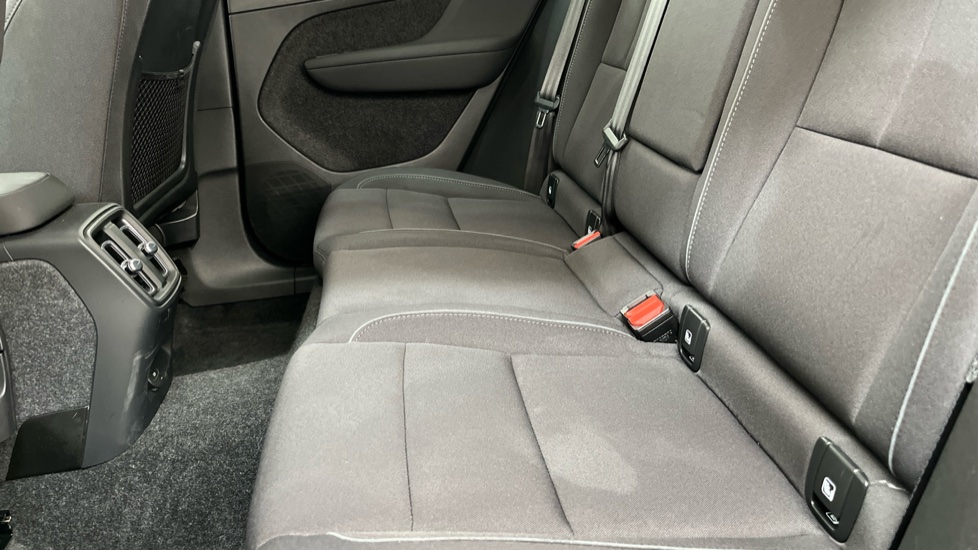 VOLVO C40 Image 14