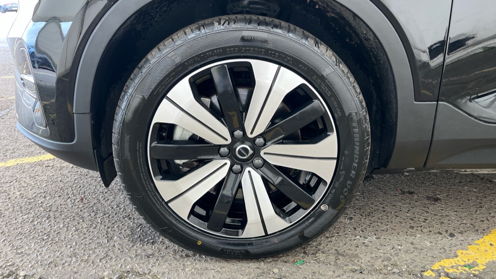 VOLVO C40 Image 17