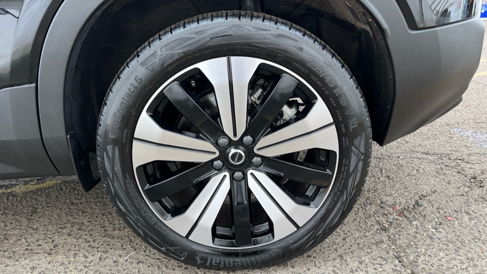 VOLVO C40 Image 18