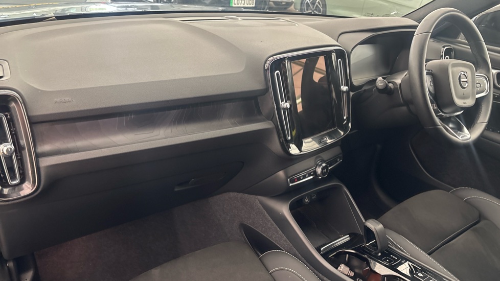 VOLVO XC40 Image 10