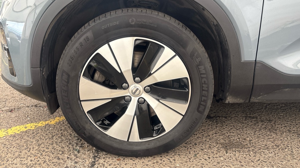 VOLVO XC40 Image 17